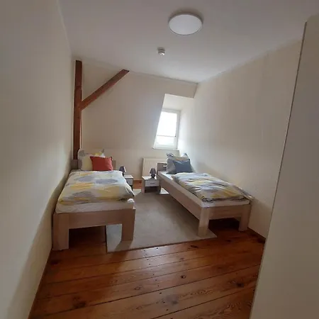 Charmante Monteurwohnung Bei Berlin, Tesla